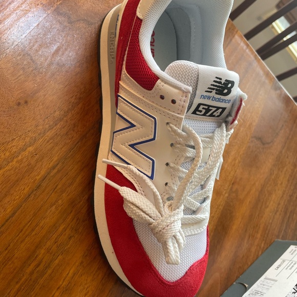 New Balance 574 Red, white, and blue sneakers. Never worn! Women’s 8.5 / Men’s 7 - Picture 5 of 9